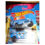 HOT WHEELS MIB - HUMVEE 2017