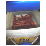 CONTAINER OF LINCOLN LOGS / G