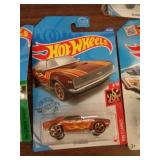 HOT WHEELS MIB 67 CAMARO 2017