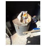 METAL TRASH CAN / G
