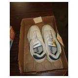 MENS ATHLETIX SZ 7W / NO STRINGS