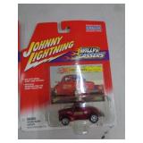 JOHNNY LIGHTNING MIB 1941 WILLYS 2001