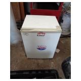 MINI REFRIDGERATOR / ST