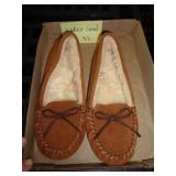 LADIES SZ 5/6 SHOES