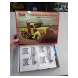 WWII GERMAN SEMI TRACK TRUCK 1/35 ICM