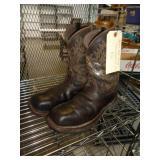 ARIAT BOOTS STEEL TOES SZ 8.5