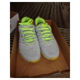 NIKE MENS SZ 14