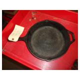 LODGE 10" CAST IRON SKILLET