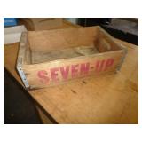7 UP WOOD CRATE / UT