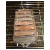 SMALL CORN BREAD CAST IRON PAN