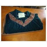 LADIES LONG ROBE SZ SM-MED