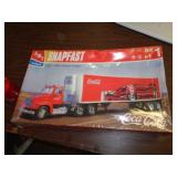 ERTL COCA COLA SEMI MODEL 1/32 1998 / SEALED