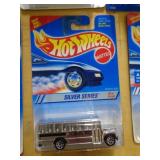 HOT WHEELS MIB -SCHOOL BUS 1994