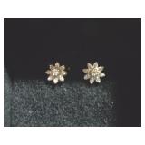 14KT WHITE GOLD DIAMOND FLORETTE EARRINGS