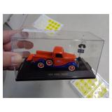 1/43 35 FORD TRUCK / LIONEL TRAINS