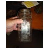 QUEEN FRUIT JAR W GLASS LID