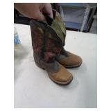 EL TORO BOOTS SZ 22