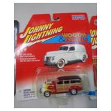 JOHNNY LIGHTNING MIB 41 CHEVY 2002