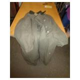 EAST GERMAN MILITARY COAT / HOLE / SZ MEDIUM