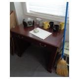 DESK & CONTENTS / BM