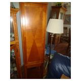 CABINET & CONTENTS 66" T / LR
