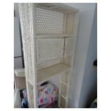 WICKER OVER COMMODE SHELF / G