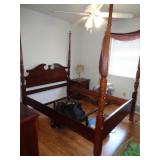 QUEEN POST BED / BR1