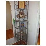 SHELF & CONTENTS / HALLWAY