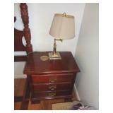 NIGHT STAND & LAMP / BR1