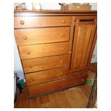 CHIFFEROBE 54"T X 44" L / BR2