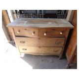 DRESSER 33' T X 46' L / ST