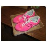 NIKE SHOES SZ 9.5