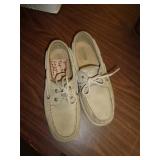 SPERRY SHOES SZ MEDIUM