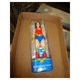 WONDER WOMAN FIGURE