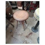 CLAW & GLASS BALL PIANO STOOL / ST
