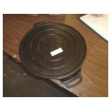 LODGE 15" CAST IRON PIZZA COOKER