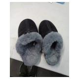 SZ 9 HOUSE SHOES