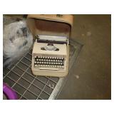 WEST GERMAN TYPEWRITER / UT