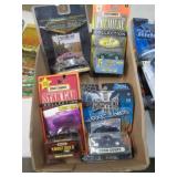 MIXED LOT OF DIE CAST CARS