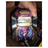 POKEMON TIN W CARDS