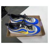 NIKE SZ 13