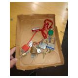 LOCKS W KEYS