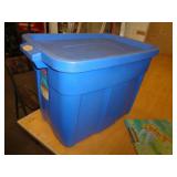 TOTE W LID / LID IS CRACKED