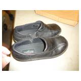 EASTLAND WOMANS SZ 10M