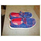 HEY DUDES SZ W8 WOMENS