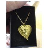 HEART NECKLACE