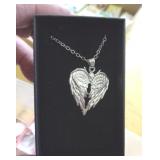 ANGEL WINGS NECKLACE