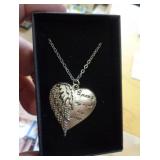 HEART NECKLACE