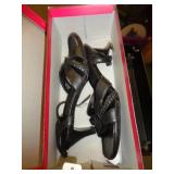 SZ 8.5 SHOES