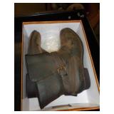 SZ 8.5M ANKLE BOOTS